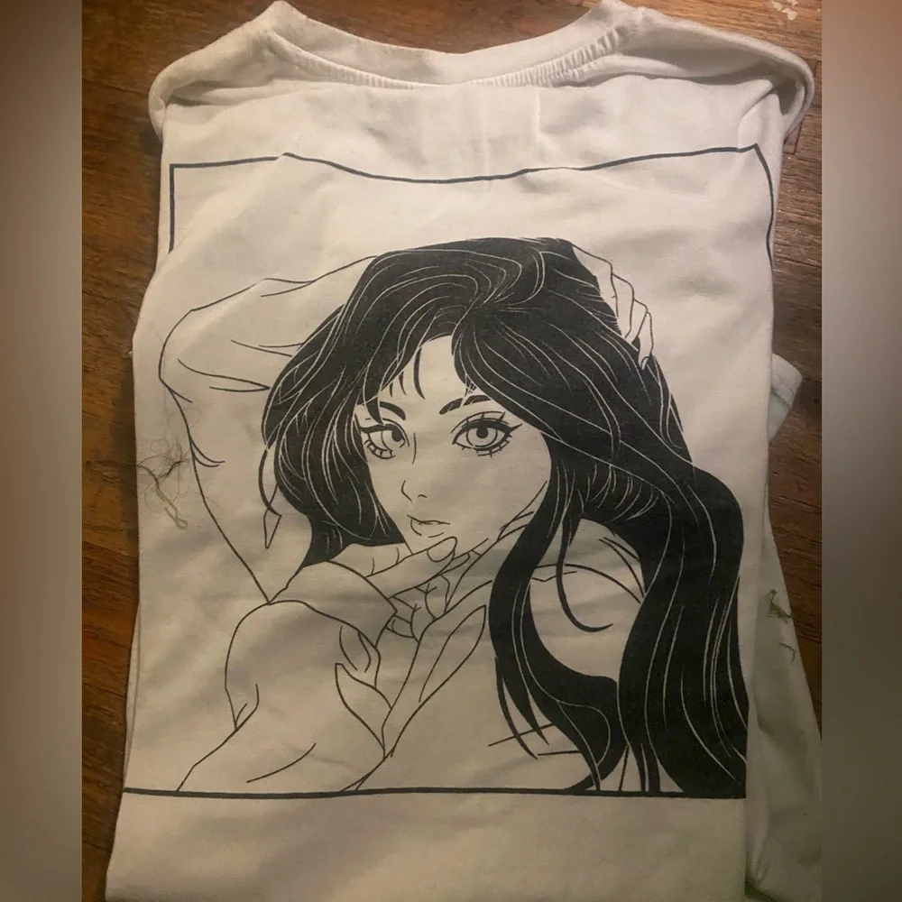 Graphics tshirt - Picture 1 of 2